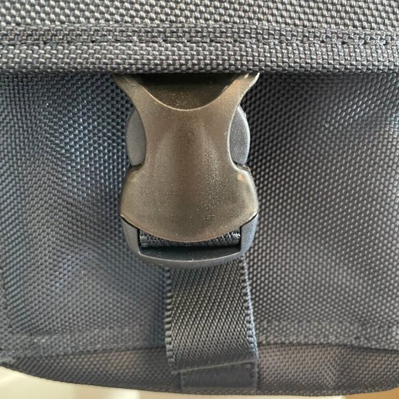 SwissGear Hand Hold & Crossbody Travel Bag Multi Zip Compartments Blue OS NWOT - Picture 6 of 13